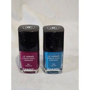 New CHANEL nail polish set of 2
